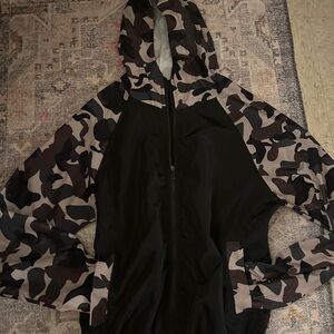 Camouflage Hooded Jacket/raincoat